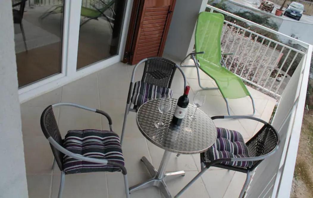 Apartment Mia - Spacious Apartment On 85 M2 With Beautiful Sea View Trogir Exterior photo