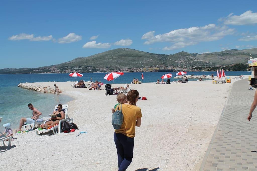 Apartment Mia - Spacious Apartment On 85 M2 With Beautiful Sea View Trogir Exterior photo