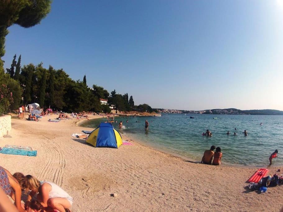 Apartment Mia - Spacious Apartment On 85 M2 With Beautiful Sea View Trogir Exterior photo