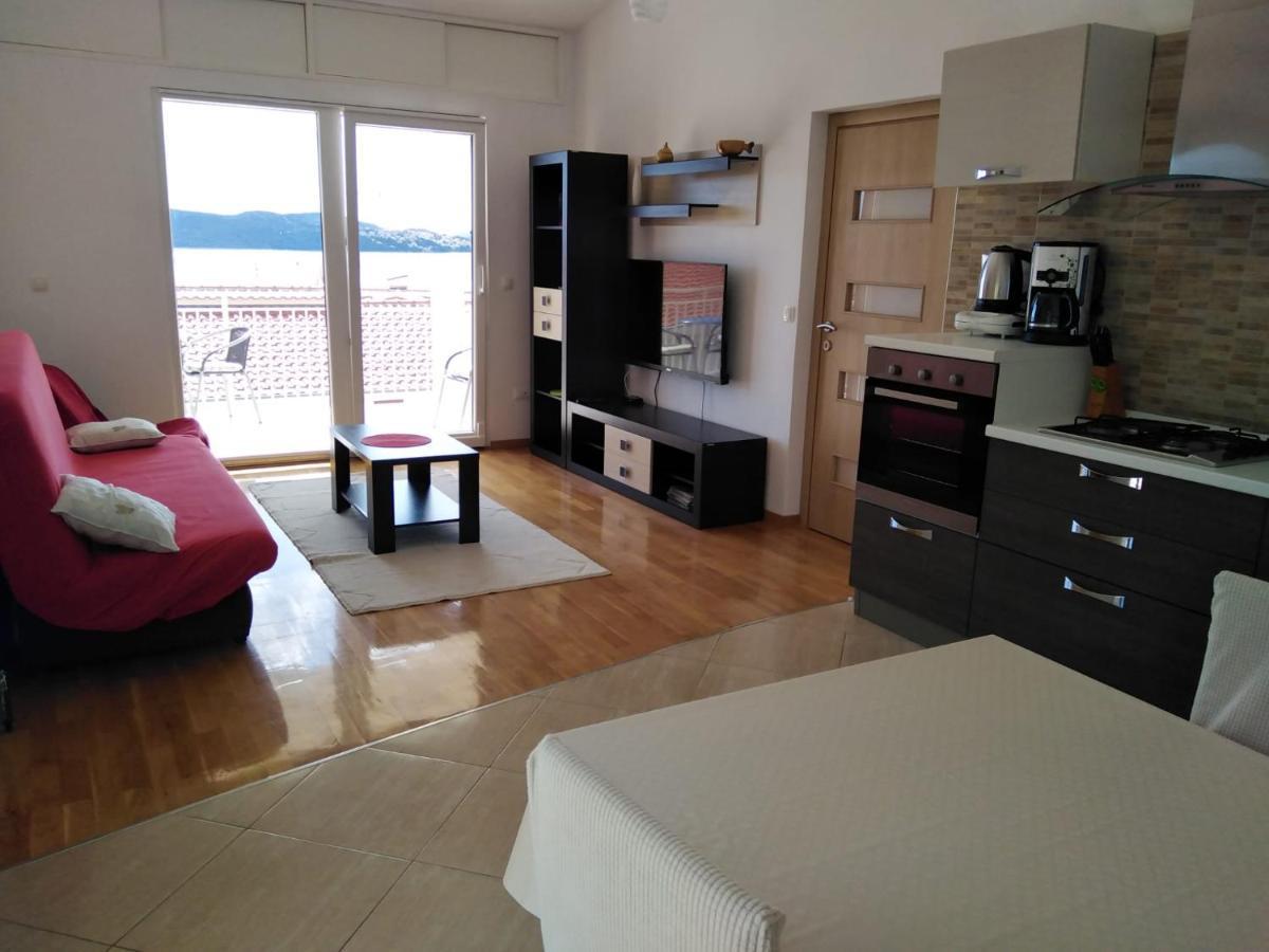 Apartment Mia - Spacious Apartment On 85 M2 With Beautiful Sea View Trogir Exterior photo