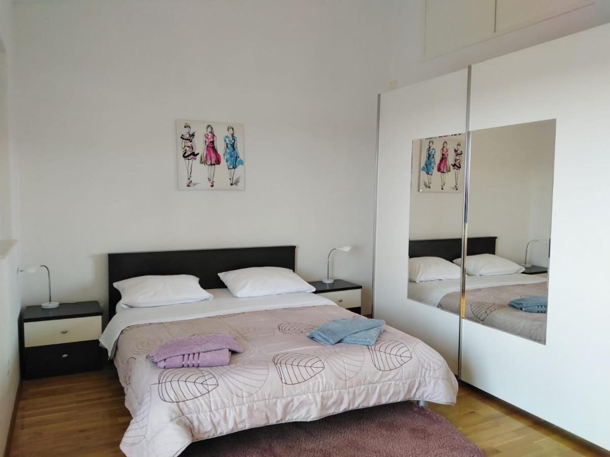 Apartment Mia - Spacious Apartment On 85 M2 With Beautiful Sea View Trogir Exterior photo