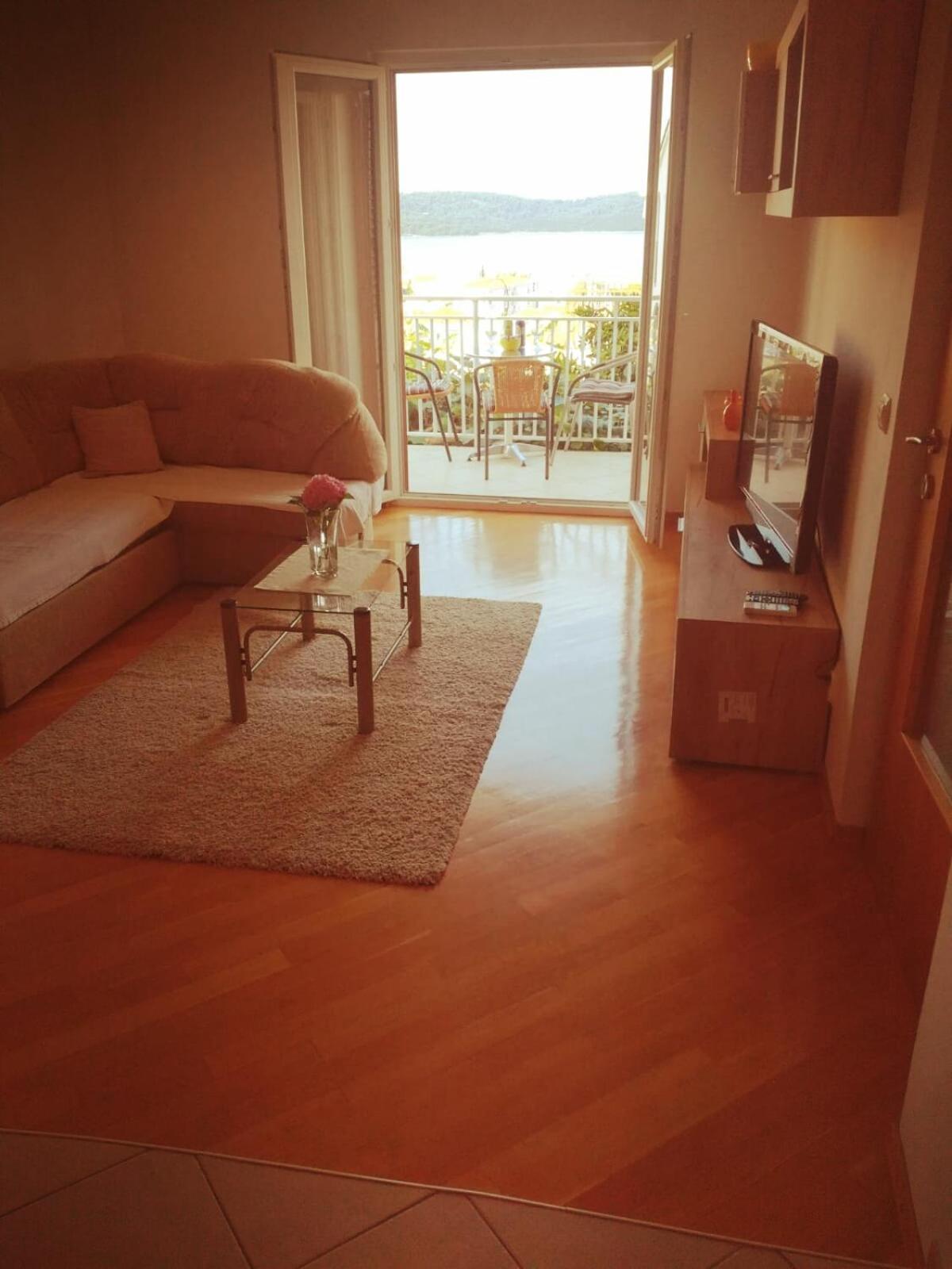 Apartment Mia - Spacious Apartment On 85 M2 With Beautiful Sea View Trogir Room photo