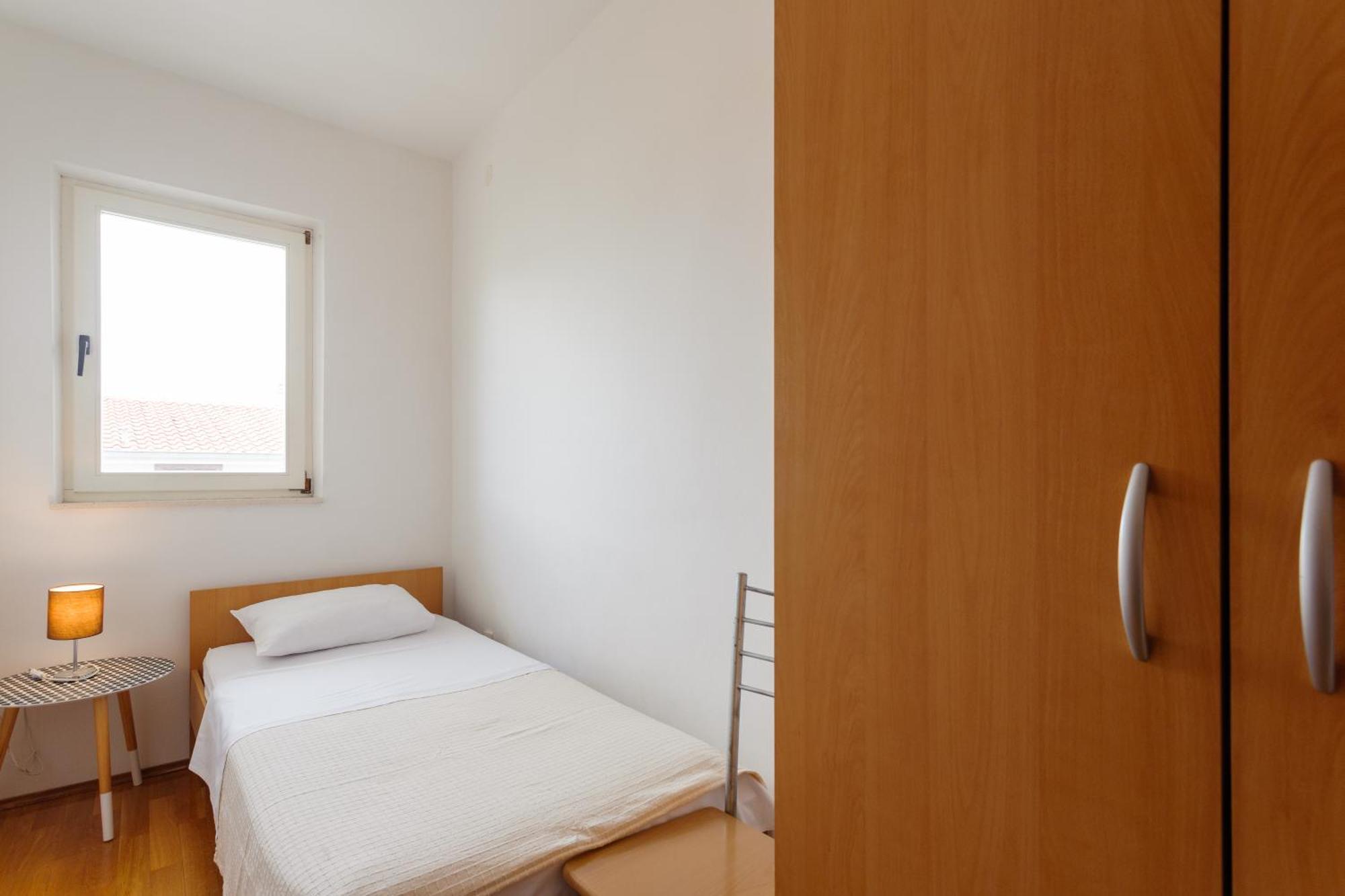 Apartment Mia - Spacious Apartment On 85 M2 With Beautiful Sea View Trogir Exterior photo