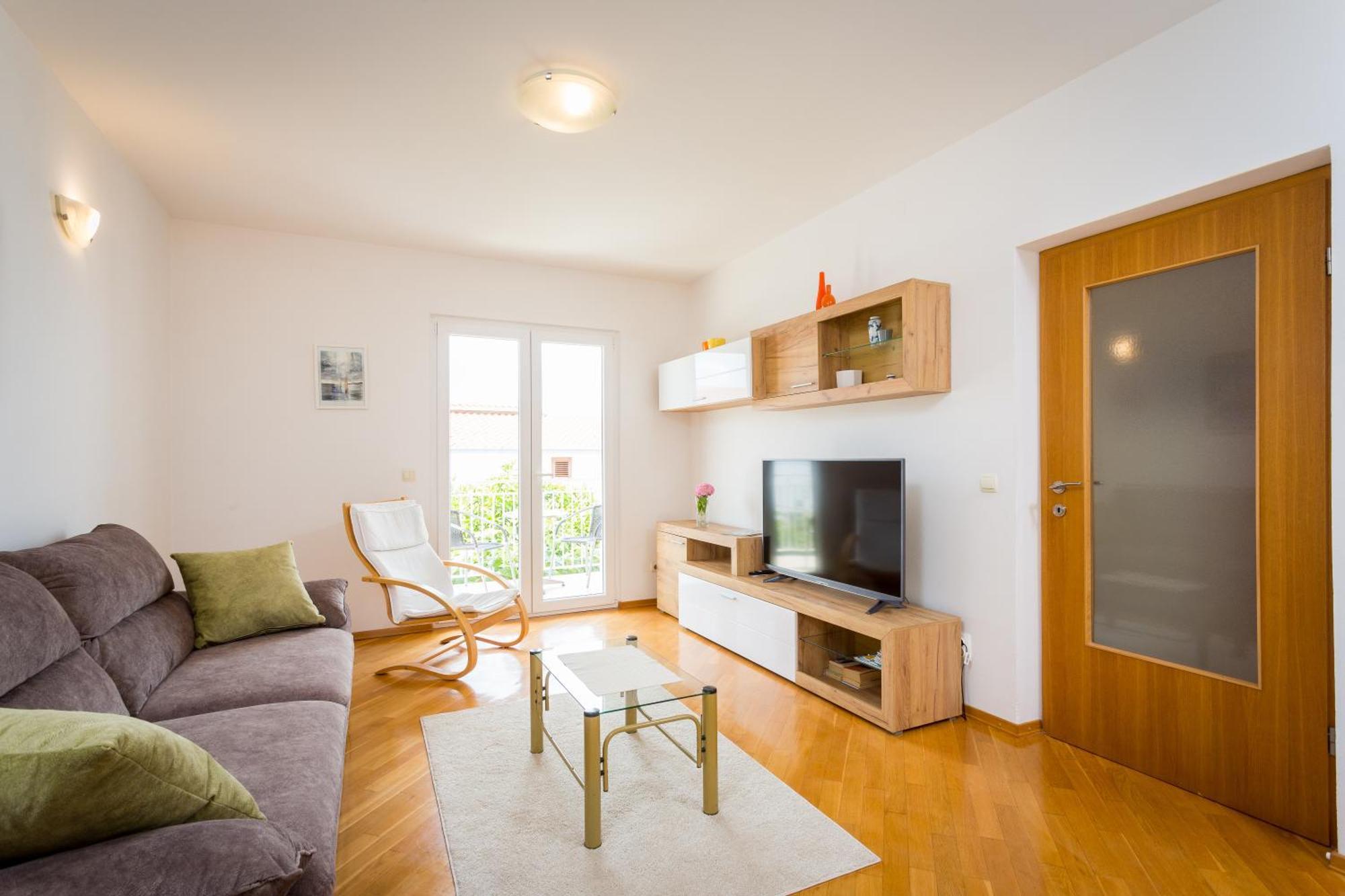 Apartment Mia - Spacious Apartment On 85 M2 With Beautiful Sea View Trogir Exterior photo