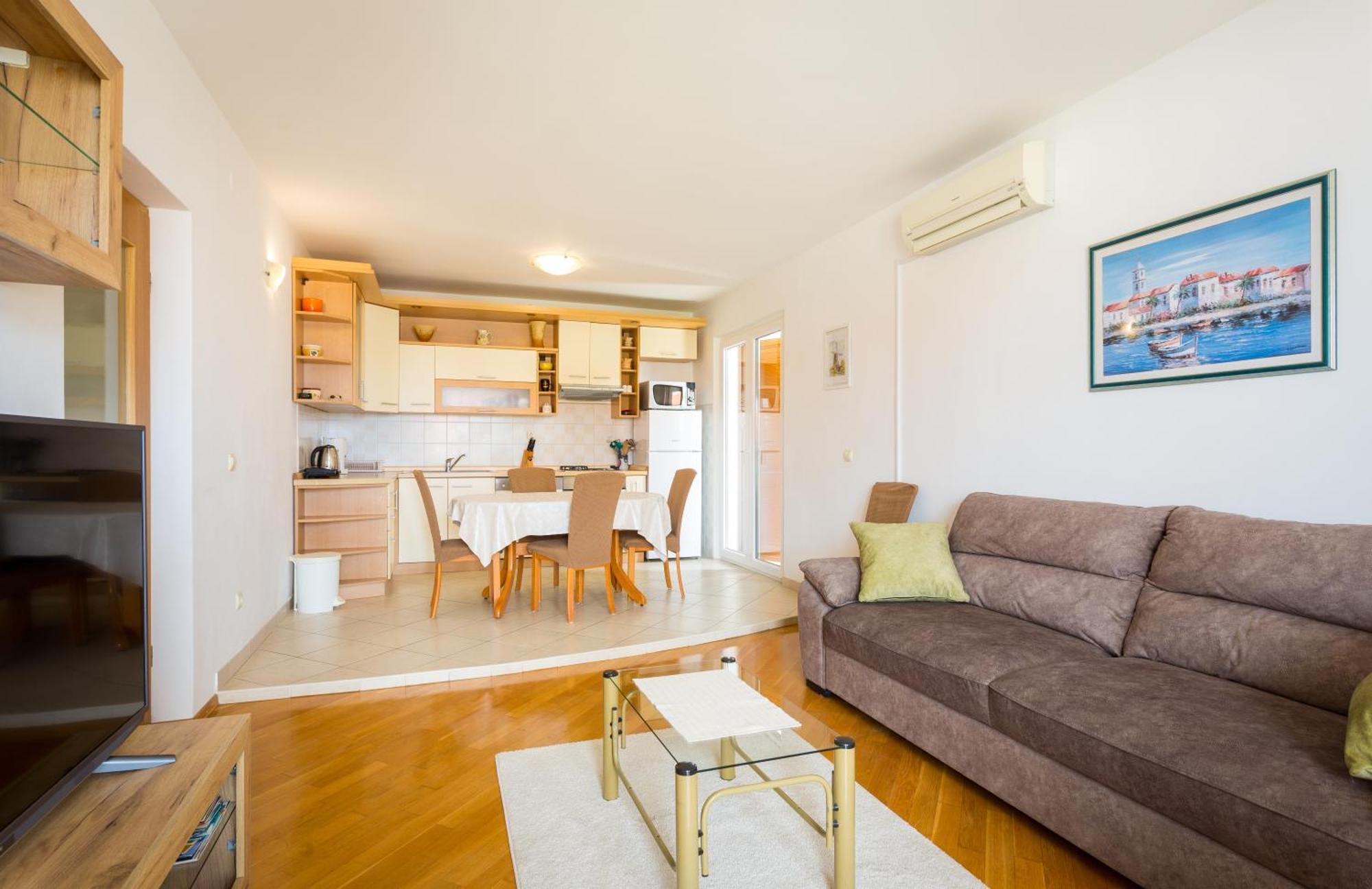 Apartment Mia - Spacious Apartment On 85 M2 With Beautiful Sea View Trogir Exterior photo