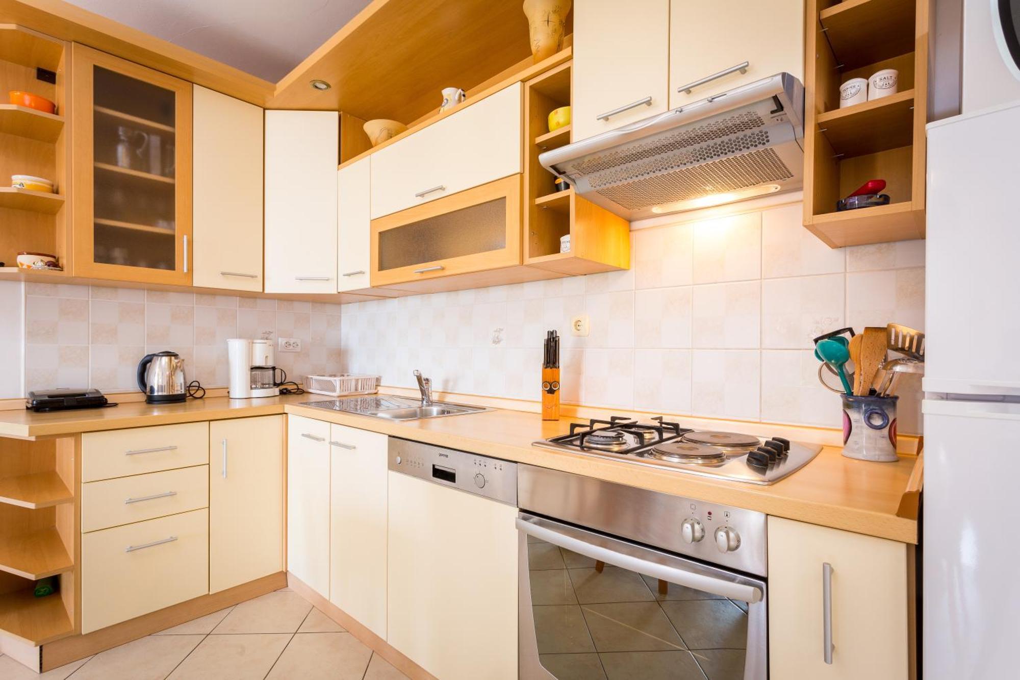 Apartment Mia - Spacious Apartment On 85 M2 With Beautiful Sea View Trogir Exterior photo