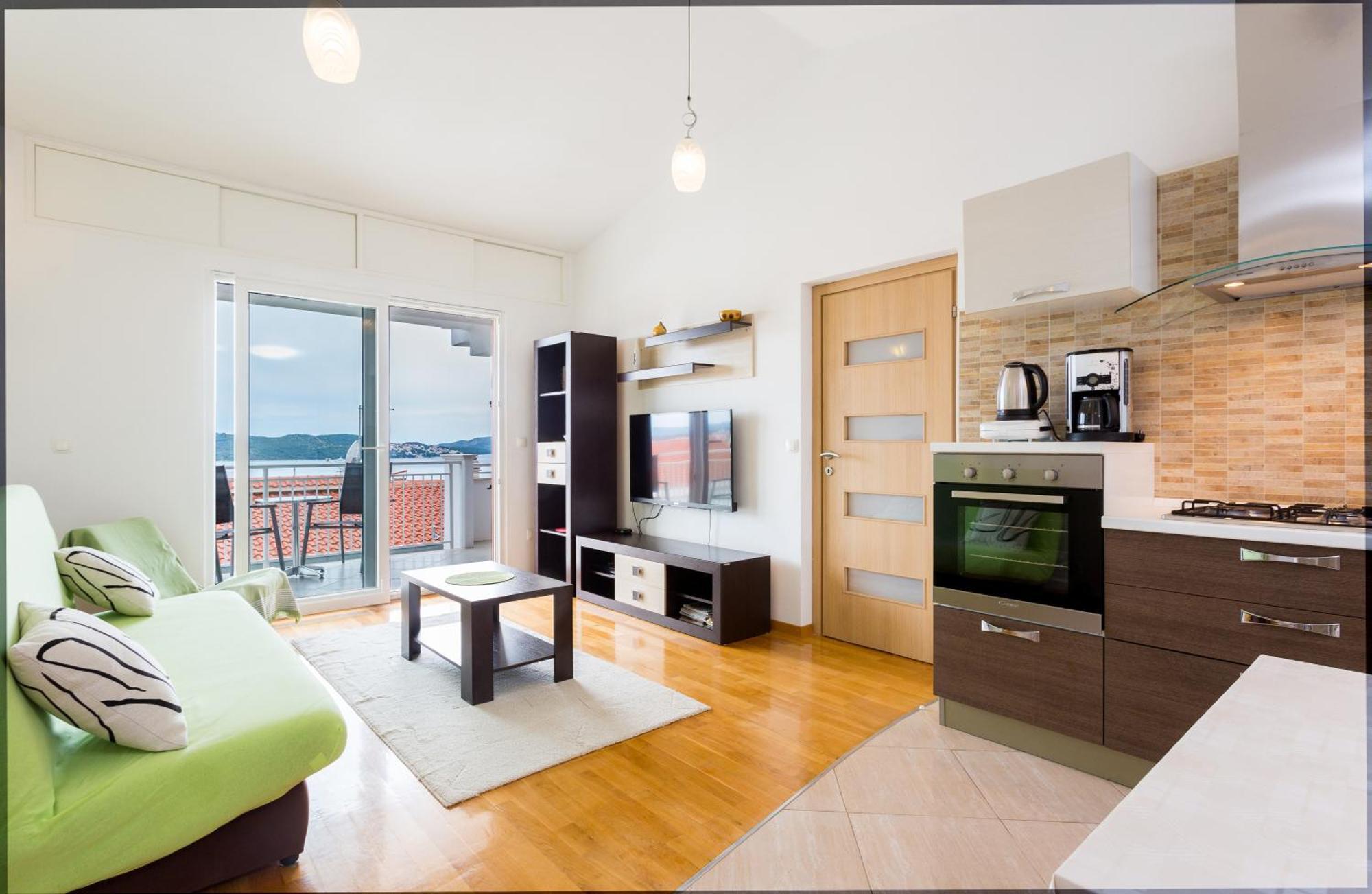 Apartment Mia - Spacious Apartment On 85 M2 With Beautiful Sea View Trogir Exterior photo