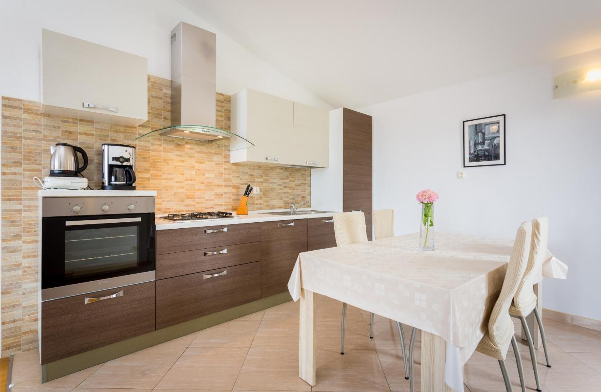 Apartment Mia - Spacious Apartment On 85 M2 With Beautiful Sea View Trogir Exterior photo