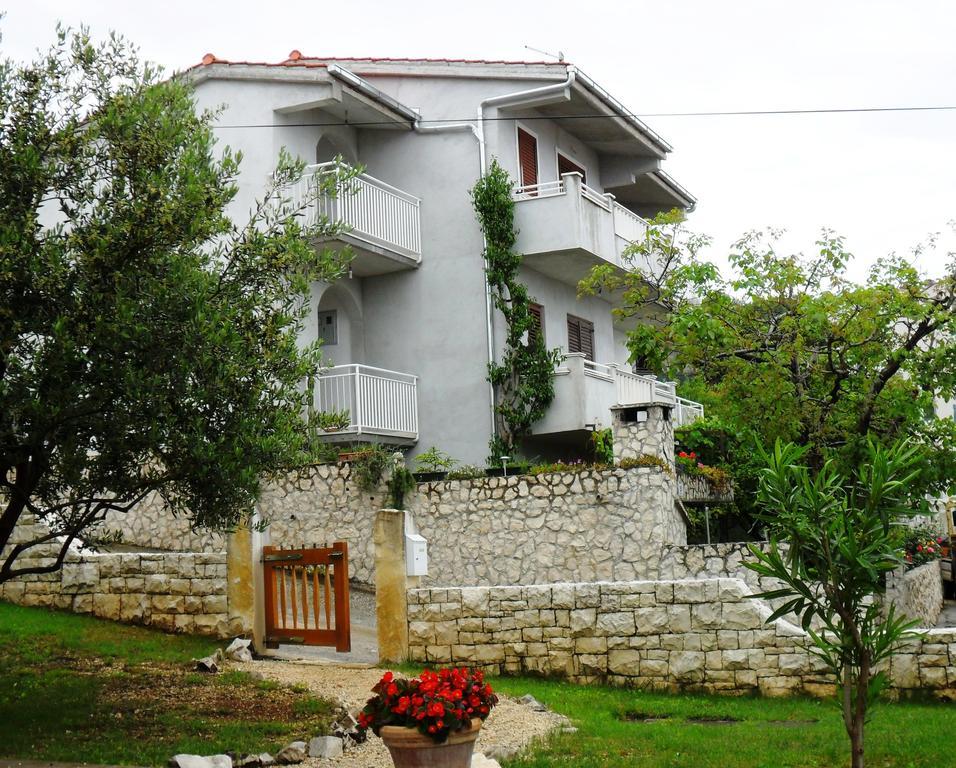 Apartment Mia - Spacious Apartment On 85 M2 With Beautiful Sea View Trogir Exterior photo